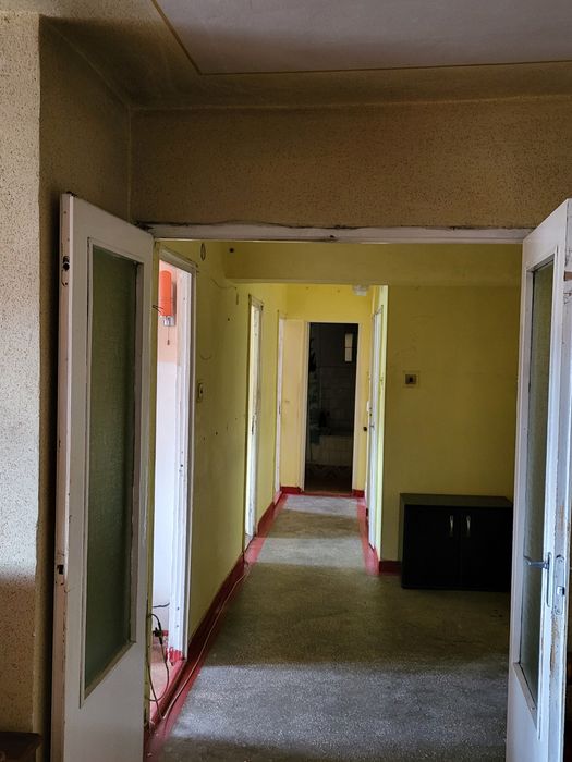 Vând apartament zona centrală