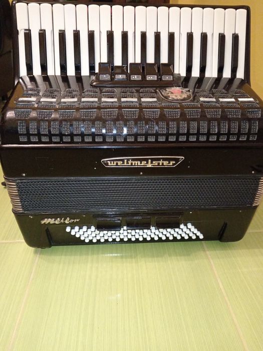 Vând Acordeon Weltmeister Meteor