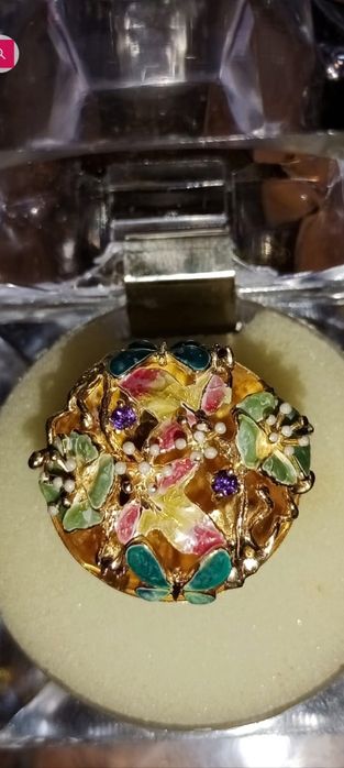 Золотые изделия   585.750 пробы.