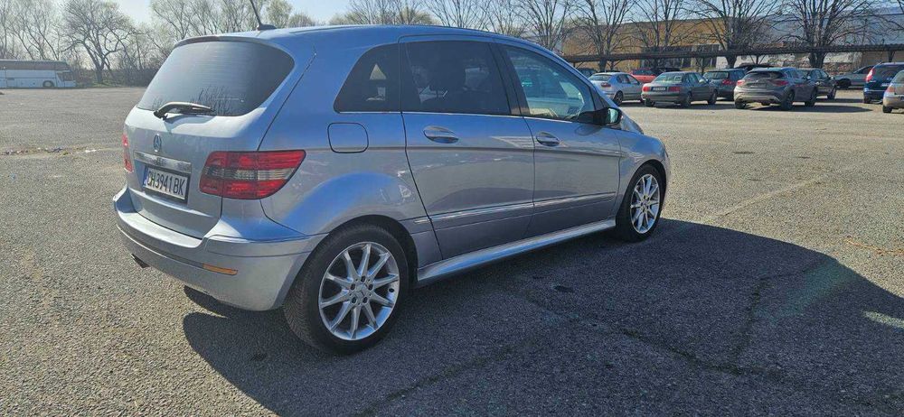 ПРОДАВА СЕ Mercedes-Benz B180 CDI