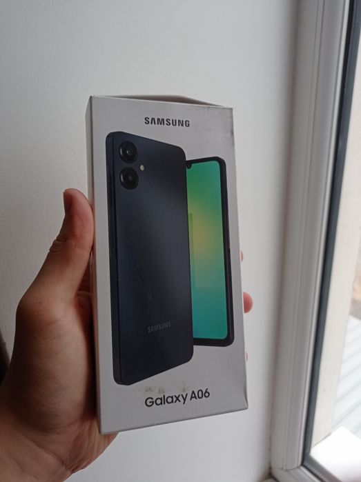 Samsung A06 128/6 ГБ с коробкой
