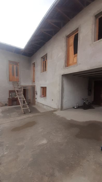 uy sotiladi keles kok terak avtodrom kochani ohirida