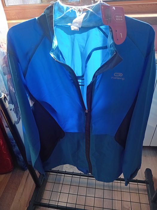 Vând geci/jachete impermeabile navigatie, protectie vant, ploaie - noi