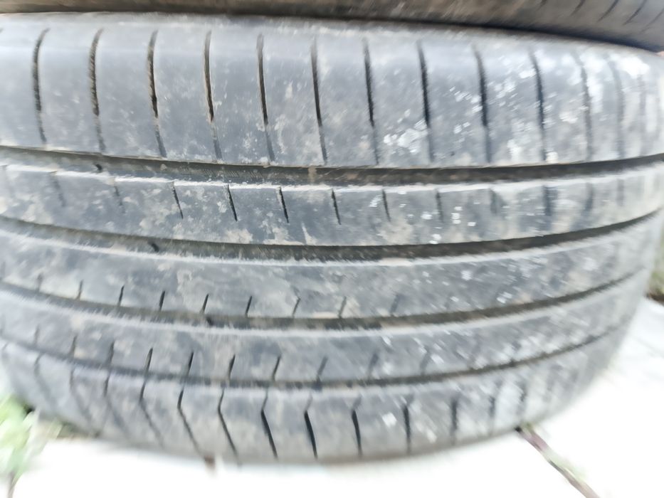 Продам шины.235.40 zr 18