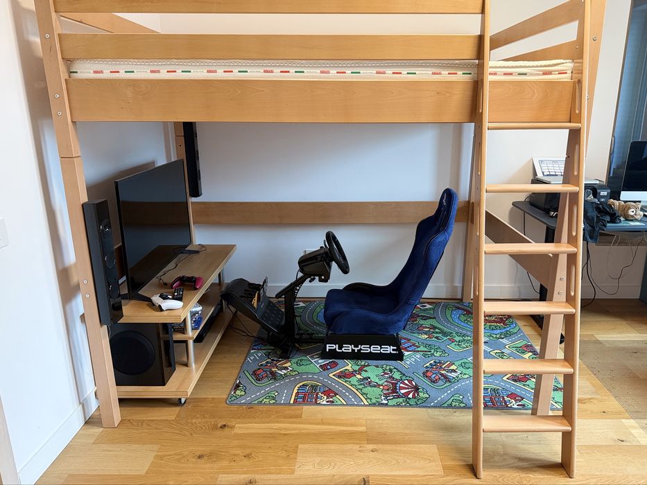 Pat supraetajat copii