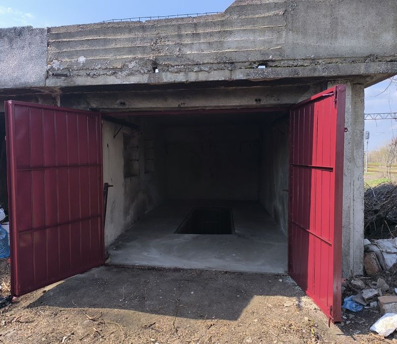 Продавам масивен гараж в района на жк Самуил