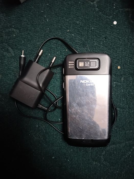 Retro telefon Sotiladi. Imeka o'tgan. Nokia e72 ideal