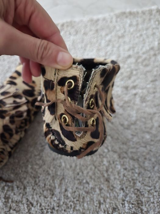 Есенни обувки с ресни