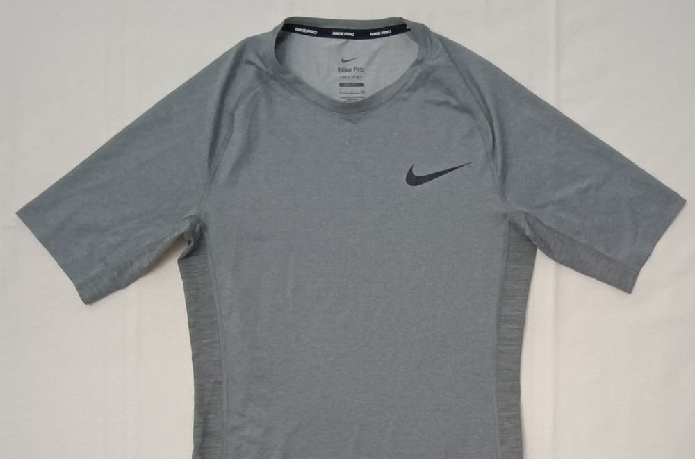 Nike PRO DRI-FIT Tight Fit Tee оригинална тениска S Найк спорт фитнес