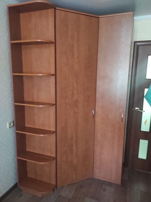 Продам шкаф угловой