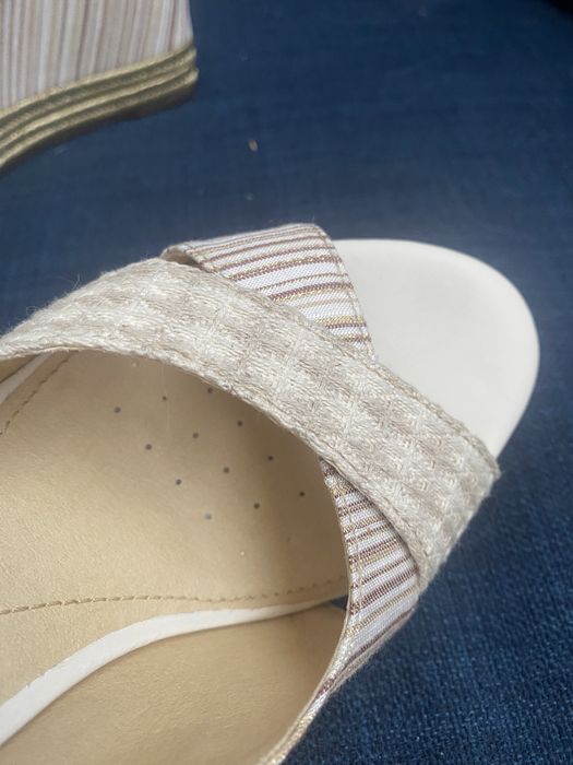 Босоножки новые р.36