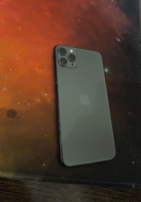 Продам айфон 11 про макс