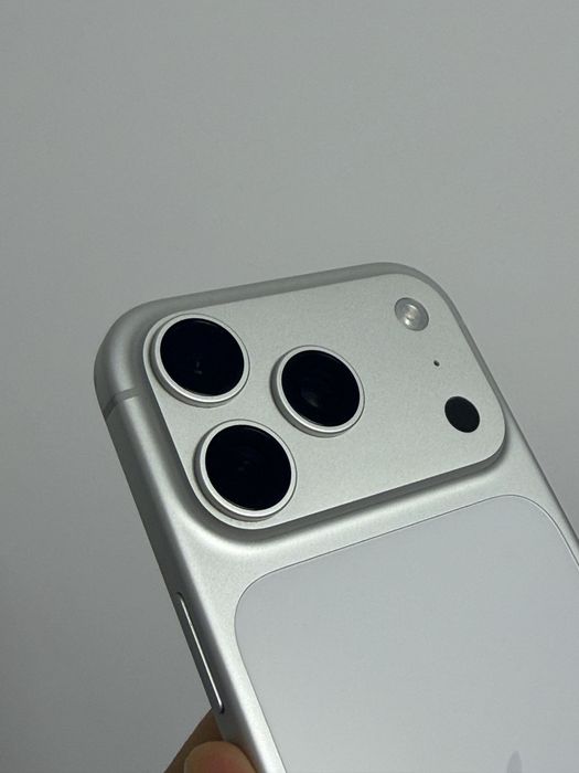 IPhone 17 pro 256 GB Neverlock Silver 100% batarie