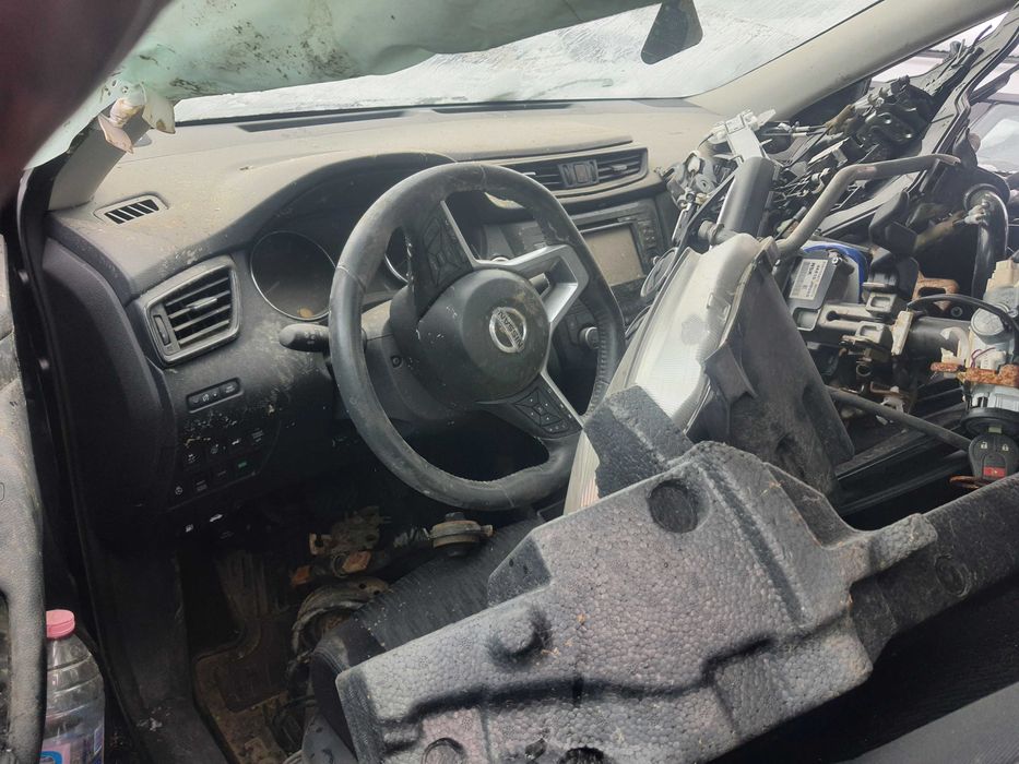 На части! Nissan Rogue 2.5 i