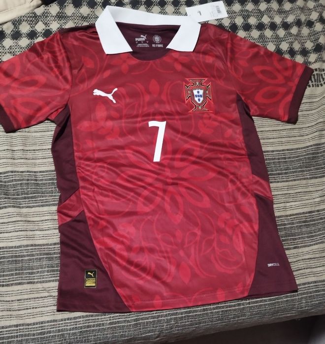 Футболни тениски /екипи