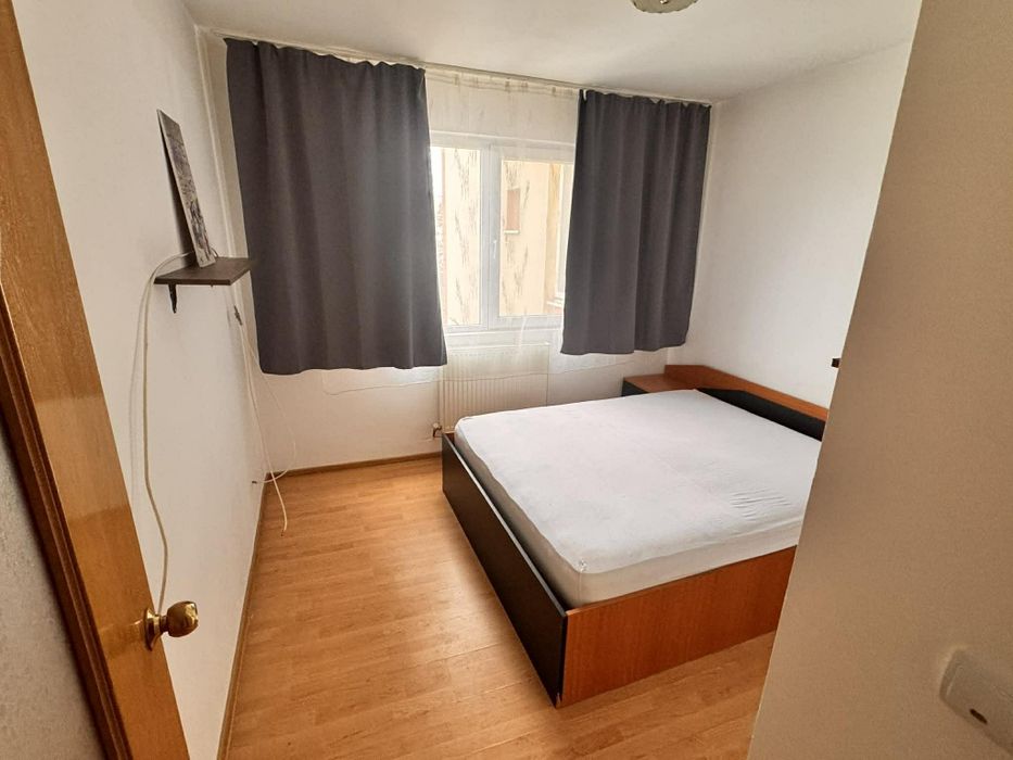 De Inchiriat apartament cu 3 camere