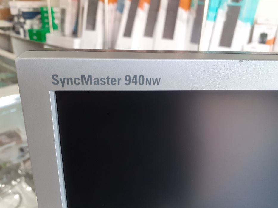 Monitor Samsung-19 dumm