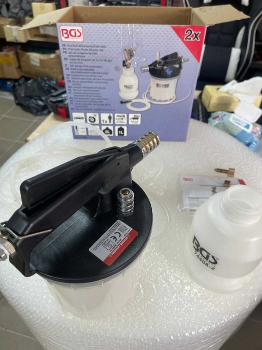 Set de aerisire a frânelor cu aer comprimat, BGS 74408, 2 piese, operare de către o singură persoană