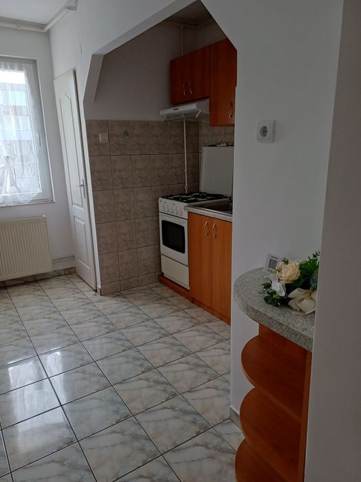 Închiriez apartament 2 camere cartierul Fagarasului