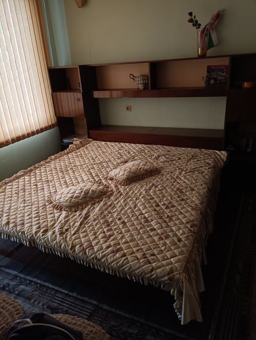 Продава се 3ти етаж от масивна къща.