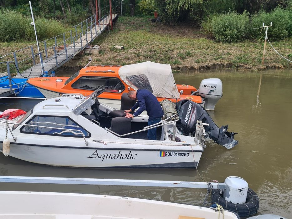 Ansamblu  barcă  + motor + peridoc
