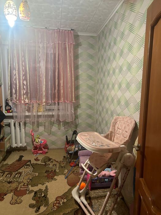 Продам четырехкомнатную квартиру