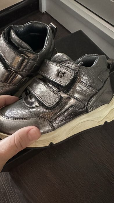 Продам детские осенние сапоги