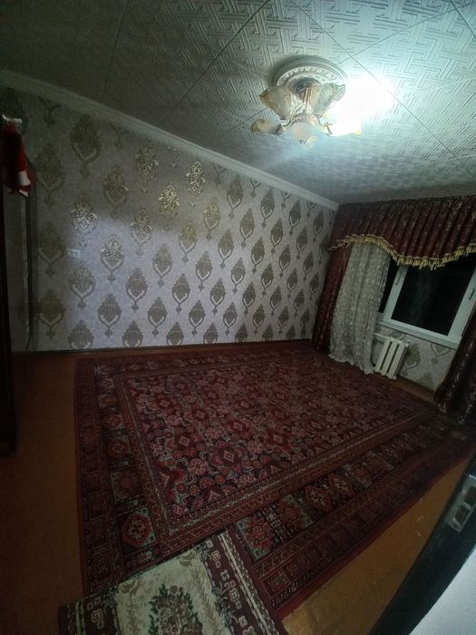 Сдаётся 1 ком квартира в чирчике около гурпака рядом 3- 23 школа