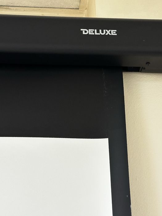 Проектор с экраном