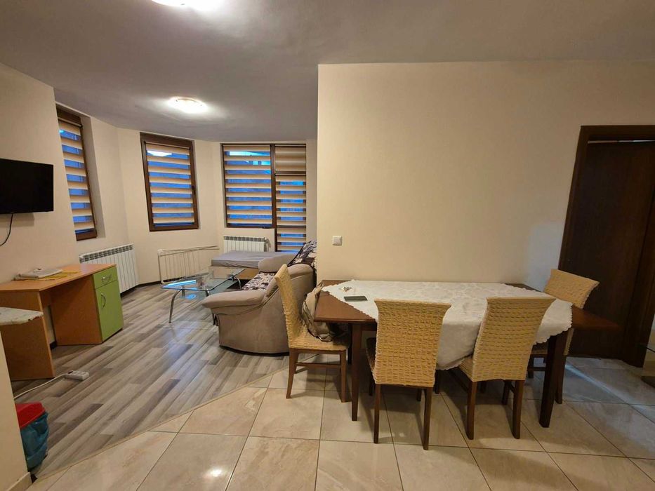 Дава се под наем Четиристаен апартамент в Плевен, Широк център - 74 кв.м за 408 € - Снимка #2