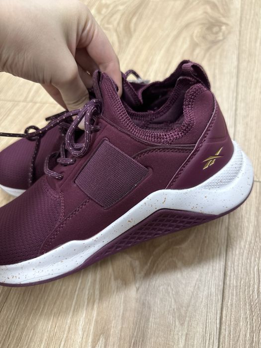 Продам обувь REEBOK