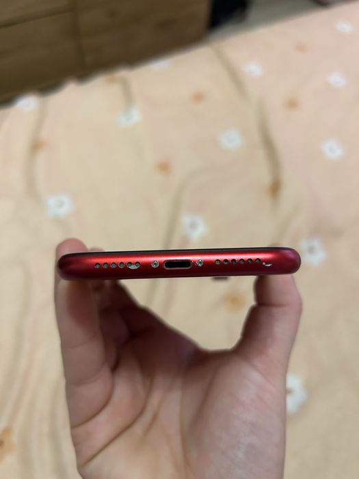 Vand iphone xr rosu