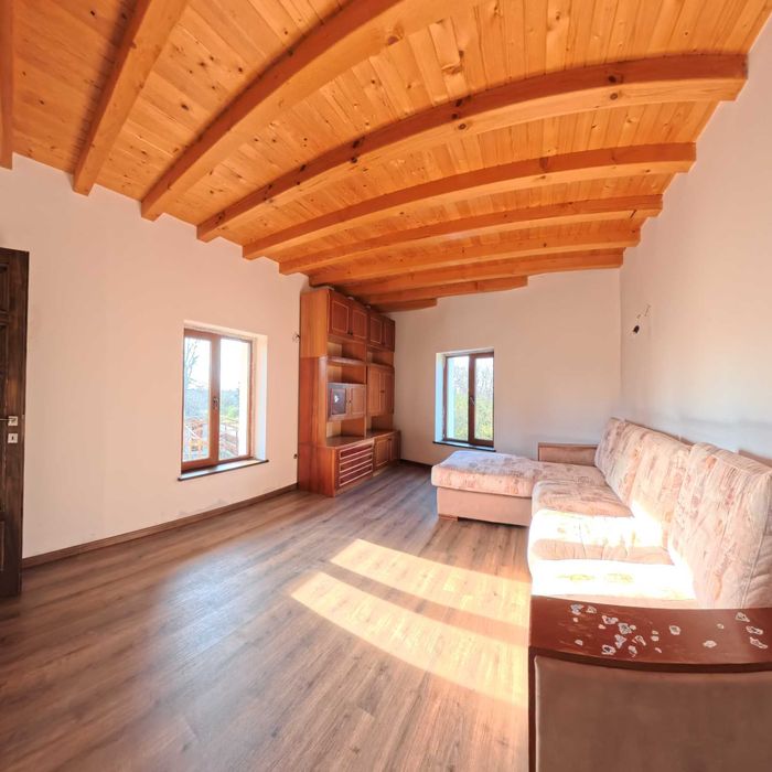 Напълно готова за живеене къща в село Черковна