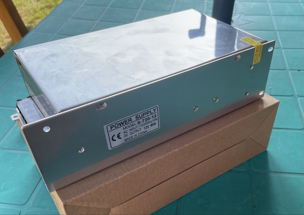 Se vinde urgent 2 buc SURSA DE RETEA IN COMUTATIE SMPS 12V 60A 720W, 150 roni ambele bucati!