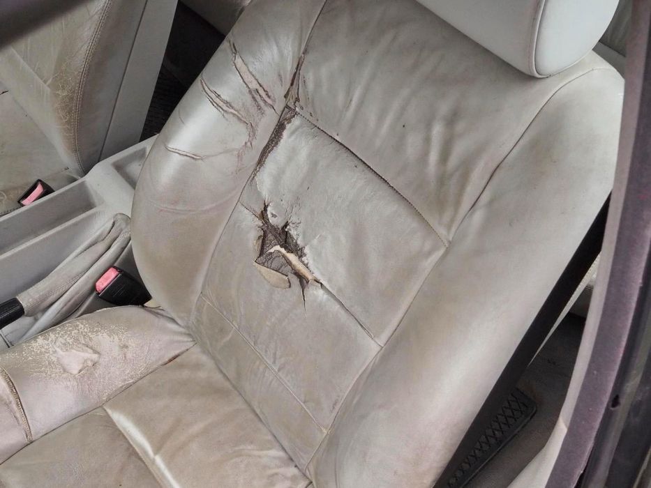 Retapițare Scaune Auto | Recondiționare Piele Originală | Reparații Tapițerie Auto