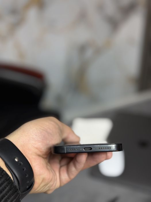 Iphone 16 pro max 100% yomkus black