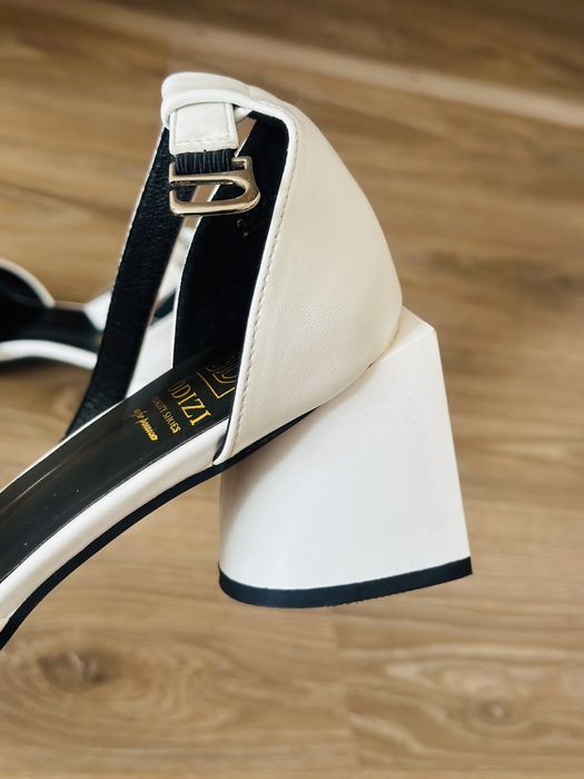 Босоножки 10000