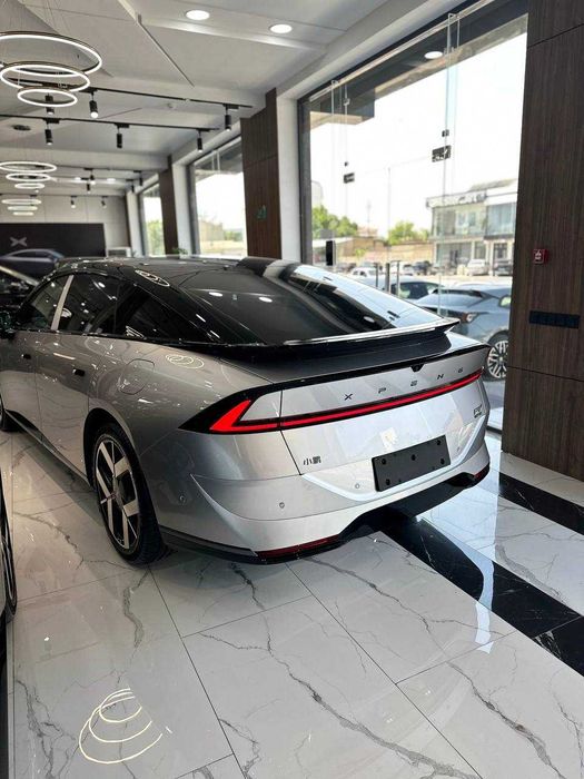 XPENG P7+ 2026 gibrid 1550 km yuradi Rasmiy Kafolat bilan