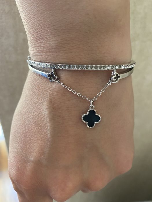 Продам браслет нежный со стразами