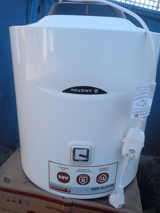 Аристон титан 50литров