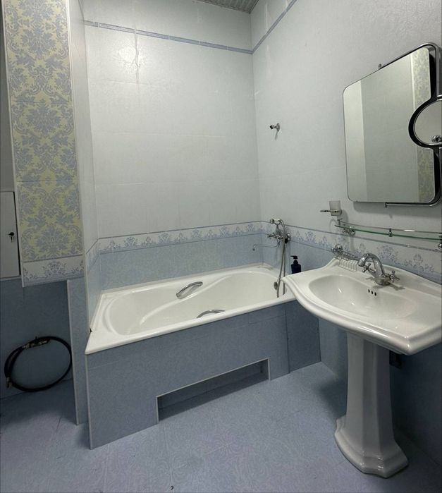 Продается спец.план 3/2/4 Яккасарайский рн 90м2