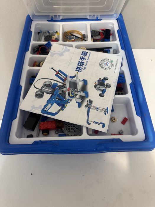 Конструктор с маторами