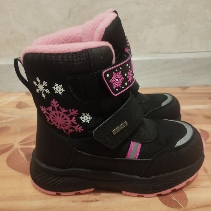 Продам зимние сапоги для девочек
