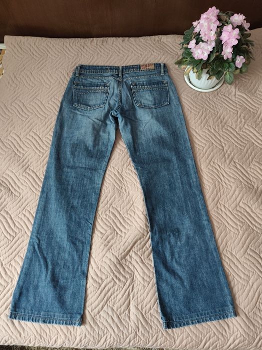 Два чифта дънки и горнище