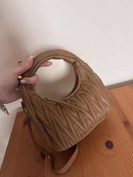 Geanta miu miu de mana/umar