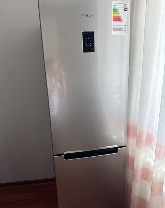 Продам холодильник Самсунг