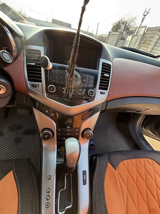 Автомашина шевралет круз