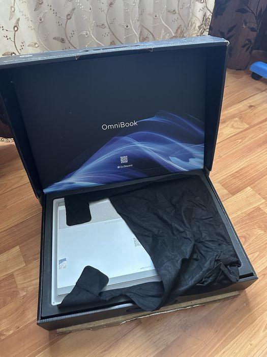 Vand laptop HP OmniBook Ultra7, 17.3” FHD Touch , 32 GB RAM , SSD 2TB