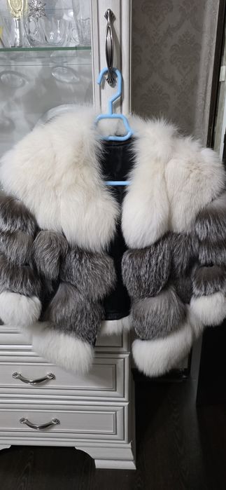 Haina blană vulpe  cu gluga si mâneci detașabile