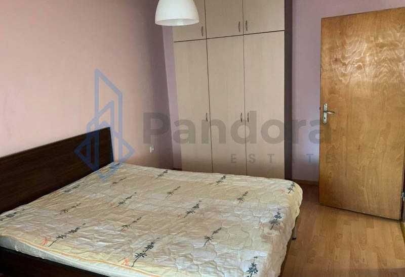 Дава се под наем Тристаен апартамент в София, Център - 84 кв.м за 480 € - Снимка #2